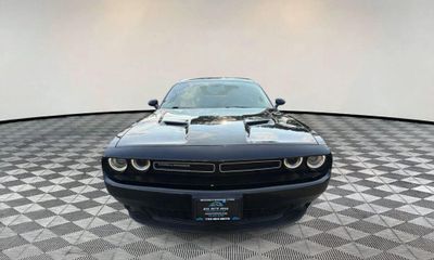 2017 Dodge Challenger SXT