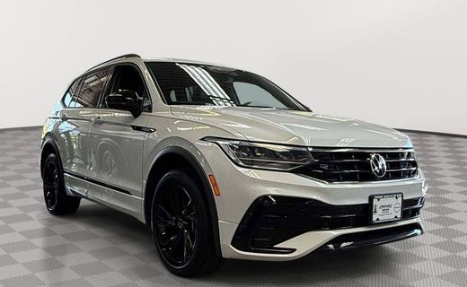 2023 Volkswagen Tiguan 4MOTION SE Black