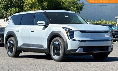 2026 Kia EV9 Light LR