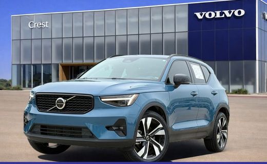 2023 Volvo XC40 Ultimate Dark