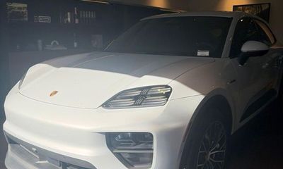 2025 Porsche Macan