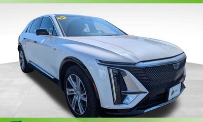 2024 Cadillac Lyriq Tech 1