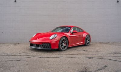 2025 Porsche 911 Carrera GTS 4