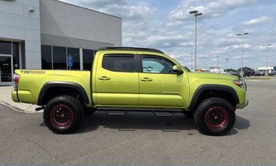2023 Toyota Tacoma SR5