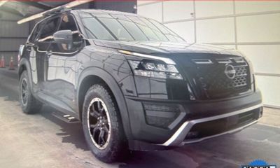 2023 Nissan Pathfinder SV