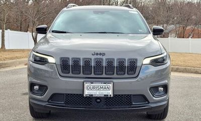2023 Jeep Cherokee Altitude LUX