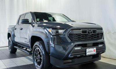 2025 Toyota Tacoma TRD OFF Road