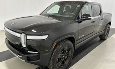 2024 Rivian R1T Adventure