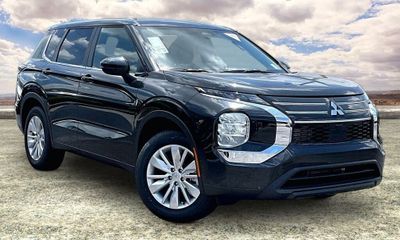 2026 Mitsubishi Outlander ES