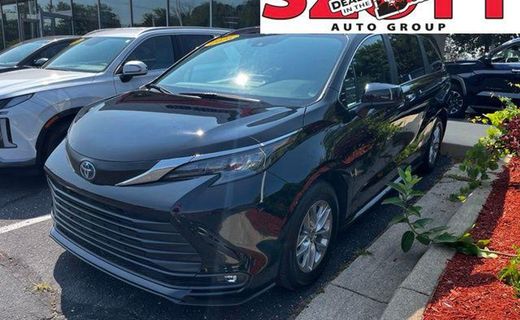 2025 Toyota Sienna XLE