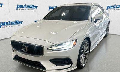 2021 Volvo S60 Momentum