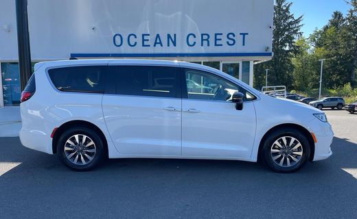 2024 Chrysler Pacifica Select