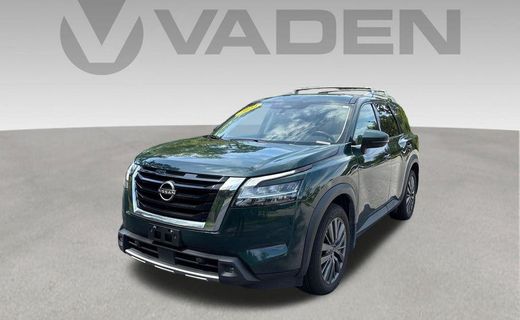 2022 Nissan Pathfinder SL