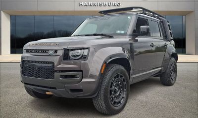 2025 Land Rover Defender Octa Edition ONE