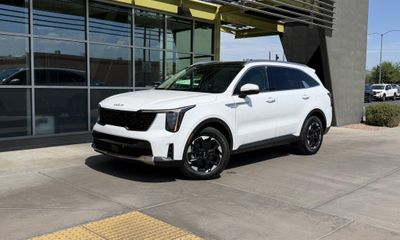 2025 Kia Sorento S