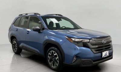 2025 Subaru Forester Premium Base