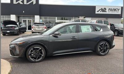 2026 Kia K4 GT Line