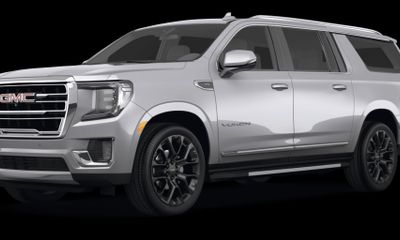 2023 GMC Yukon XL SLE