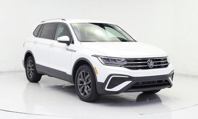 2023 Volkswagen Tiguan SE