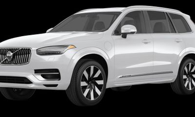 2025 Volvo XC90 Core