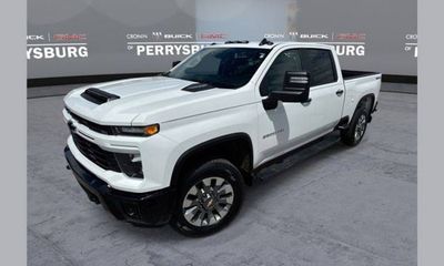 2024 Chevrolet Silverado HD Custom
