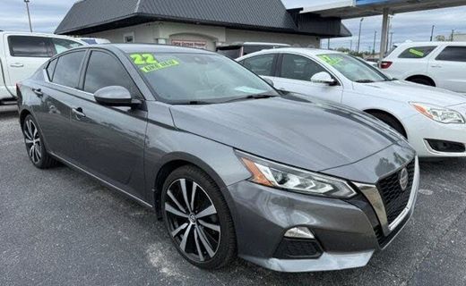 2022 Nissan Altima SR