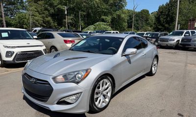 2015 Hyundai Genesis Coupe GLS Middle