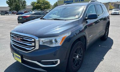 2019 GMC Acadia SLT 1