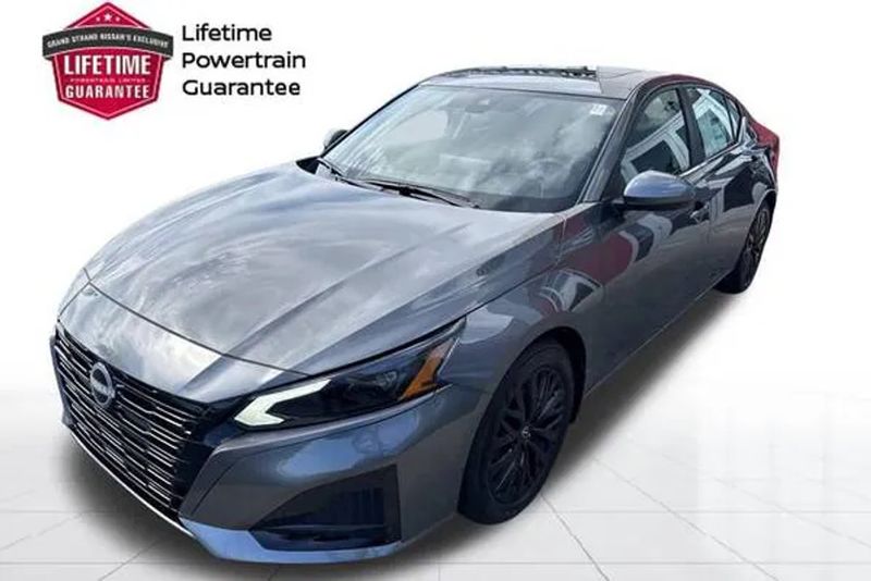 2026 Nissan Altima — a typically priced live listing