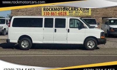 2017 Chevrolet Express Passenger LT EXT