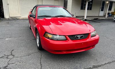 2004 Ford Mustang Deluxe