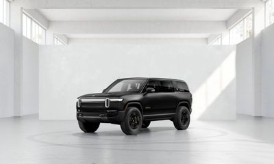 2026 Rivian R1S Premium
