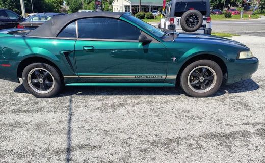 2000 Ford Mustang Base