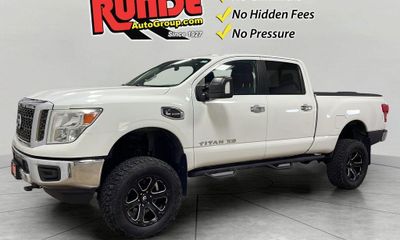 2017 Nissan Titan SV