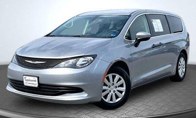 2020 Chrysler Voyager L