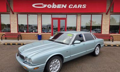 2001 Jaguar XJ8 Sedan 4D