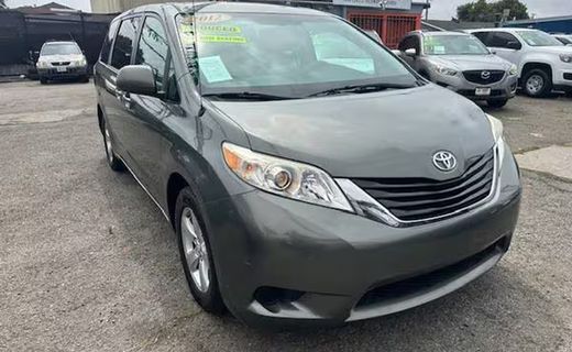2012 Toyota Sienna LE