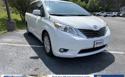 2013 Toyota Sienna XLE