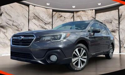 2018 Subaru Outback Limited M R