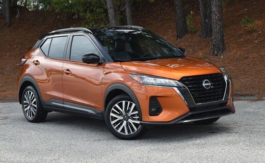 2023 Nissan Kicks SR