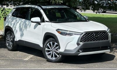 2023 Toyota Corolla Cross XLE
