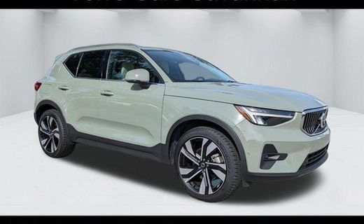 2023 Volvo XC40 Ultimate Bright