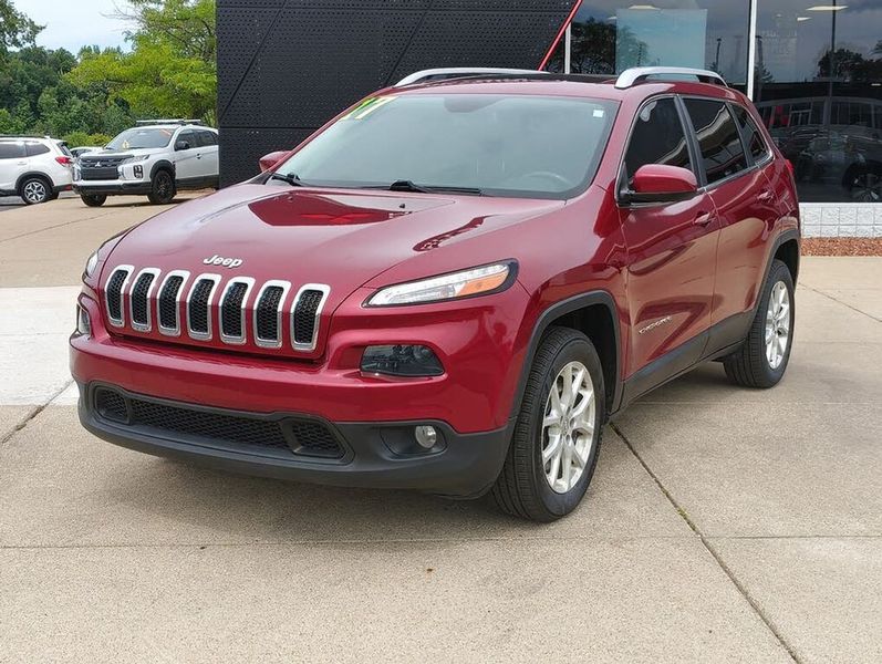 2017 Jeep Cherokee — a typically priced live listing