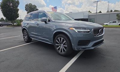 2023 Volvo XC90 Core Bright Theme