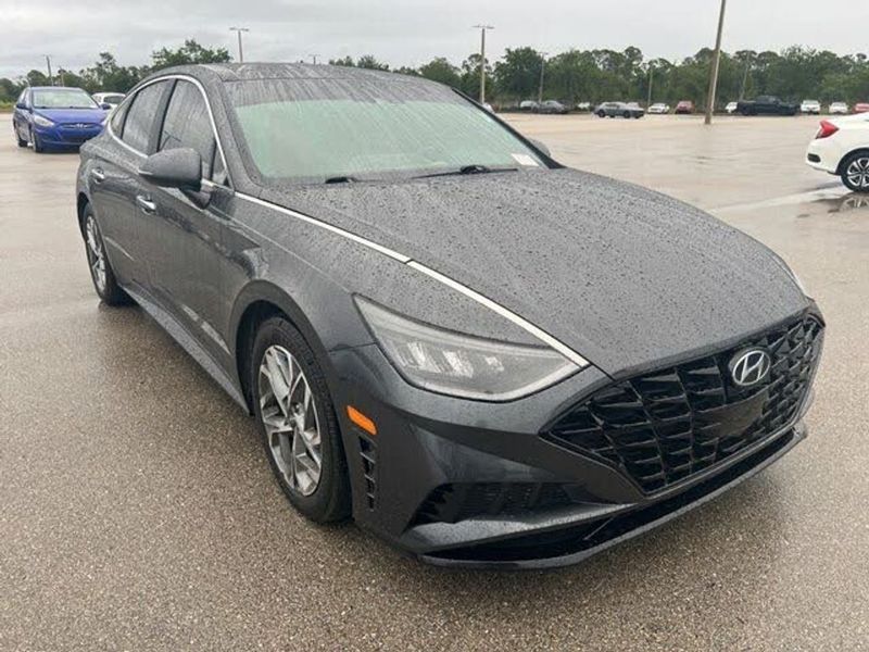 2020 Hyundai Sonata — a typically priced live listing