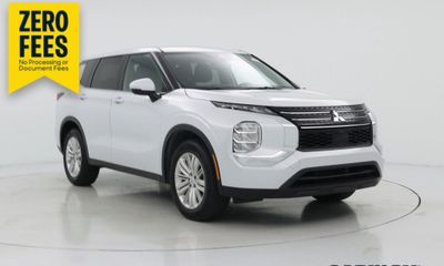 2024 Mitsubishi Outlander ES