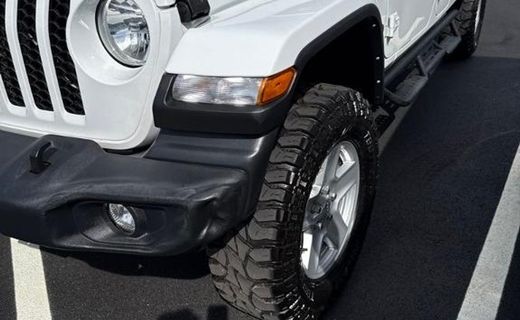 2022 Jeep Gladiator Sport