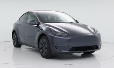 2025 Tesla Model Y Long Range