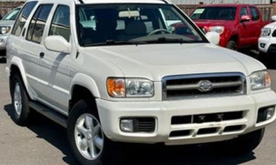 2001 Nissan Pathfinder LE