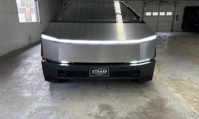 2024 Tesla Cybertruck Base